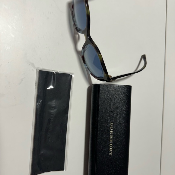 Burberry Sunglasses Blue Havana (Blue Gradient Lens) with Case and Cloth - Picture 2 of 9